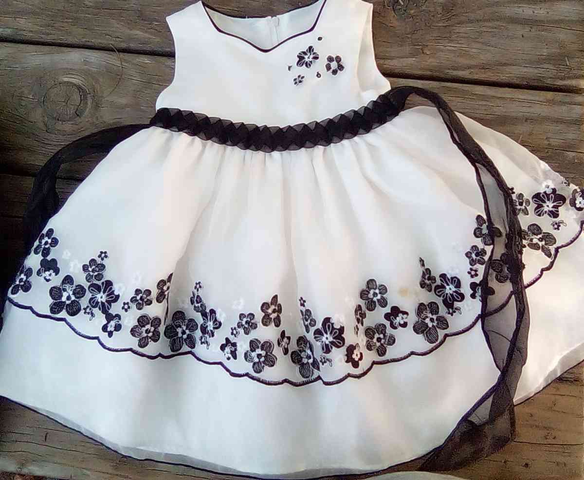 baby girl dresses and coats and shoes - Pima, Arizona - FleaMarketBay