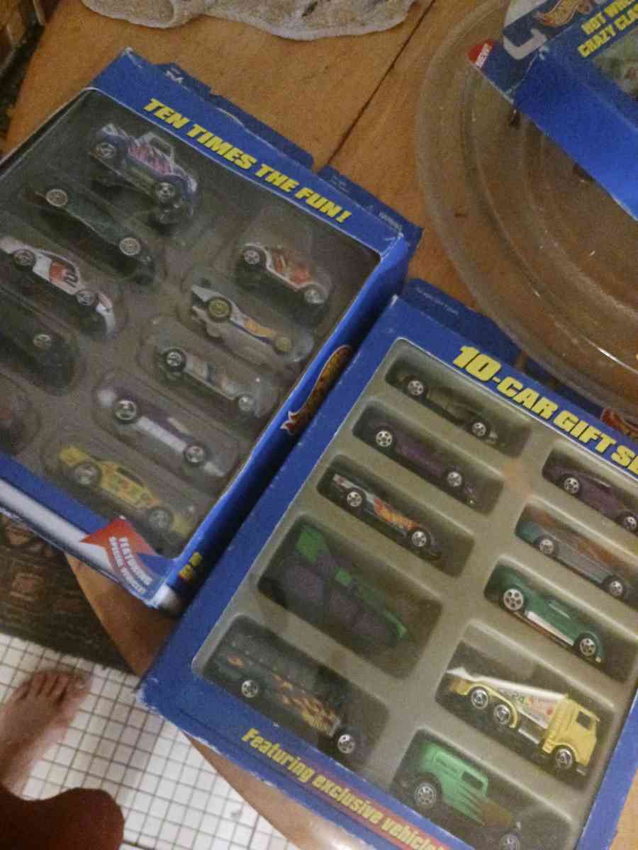 hot wheel collection - Mc Crory, Arkansas - FleaMarketBay