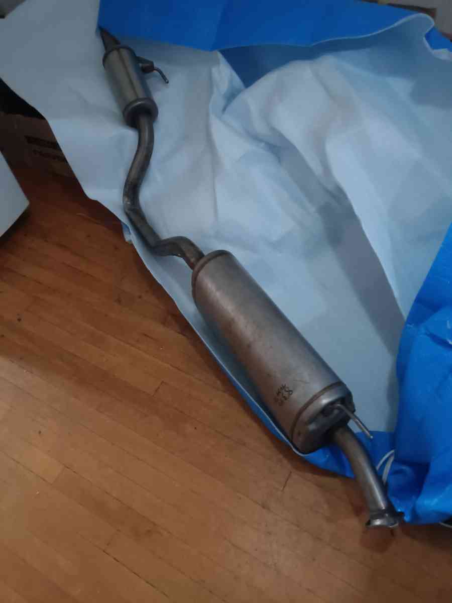 2022 Toyota Highlander complete moffle in excellent conditio - Ashaway, Rhode Island