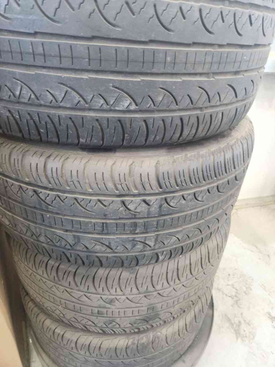 CHROME CHRYSLER 300 WHEELS AND TIRES - Modesto, California - FleaMarketBay