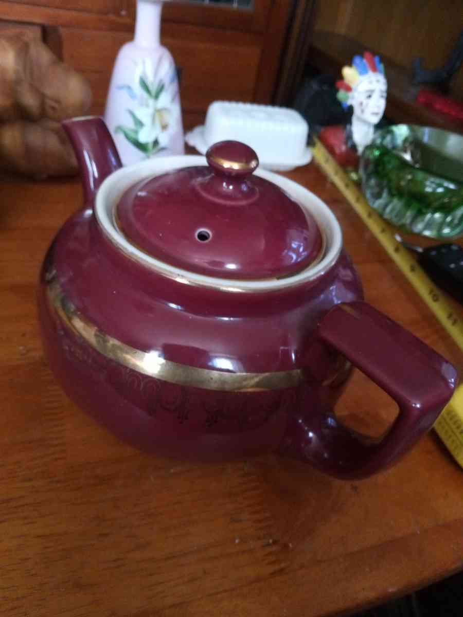 Hall Teapot - Pawtucket, Rhode Island - FleaMarketBay
