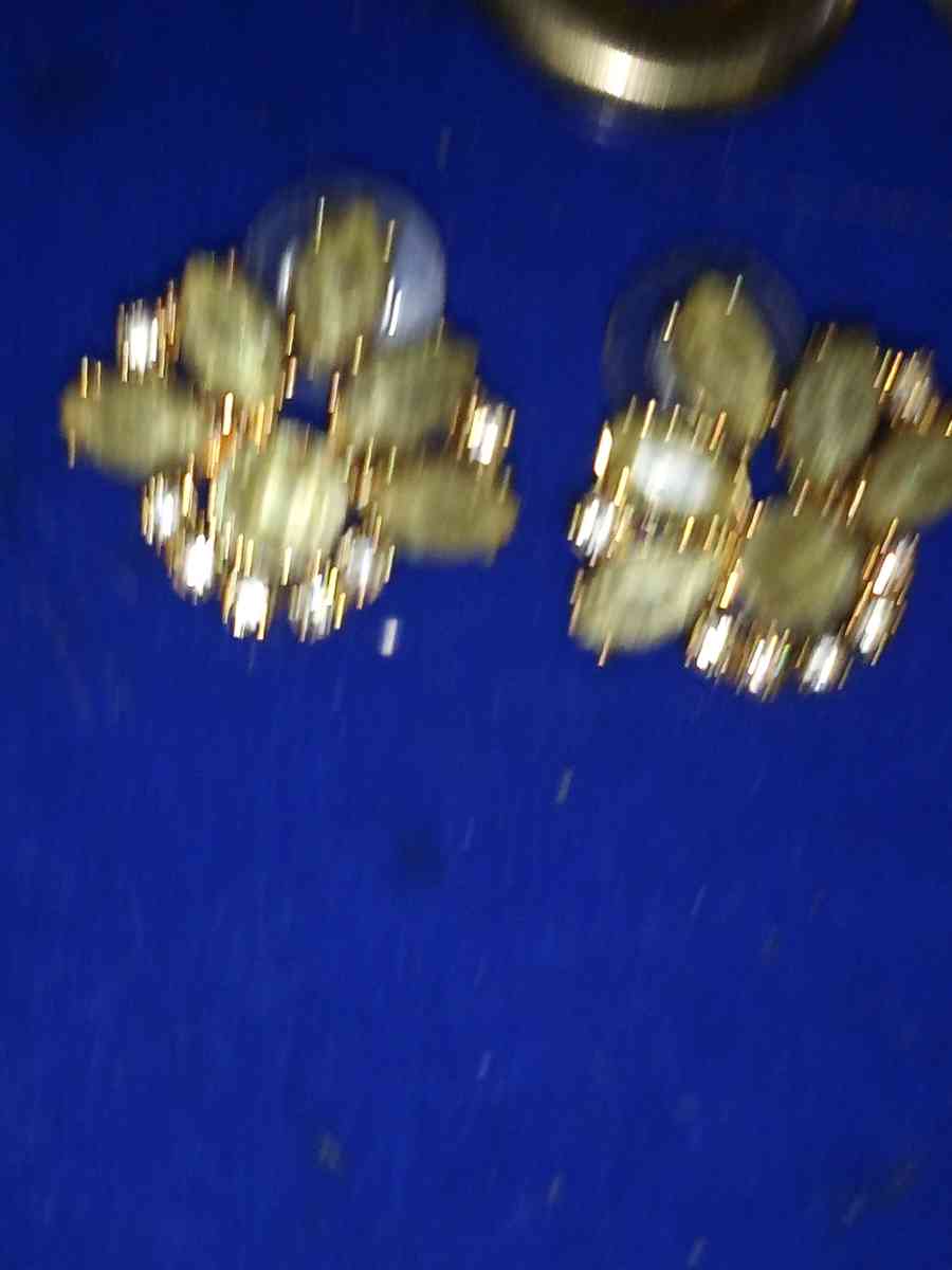 4 pairs Vintage pierced earrings - Pawtucket, Rhode Island - FleaMarketBay