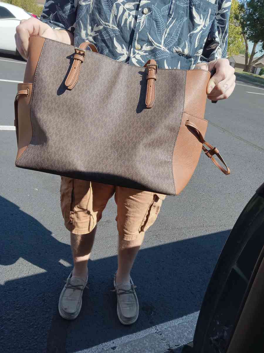 Michael Kors Large Travel Tote - Oklahoma City, Oklahoma - FleaMarketBay