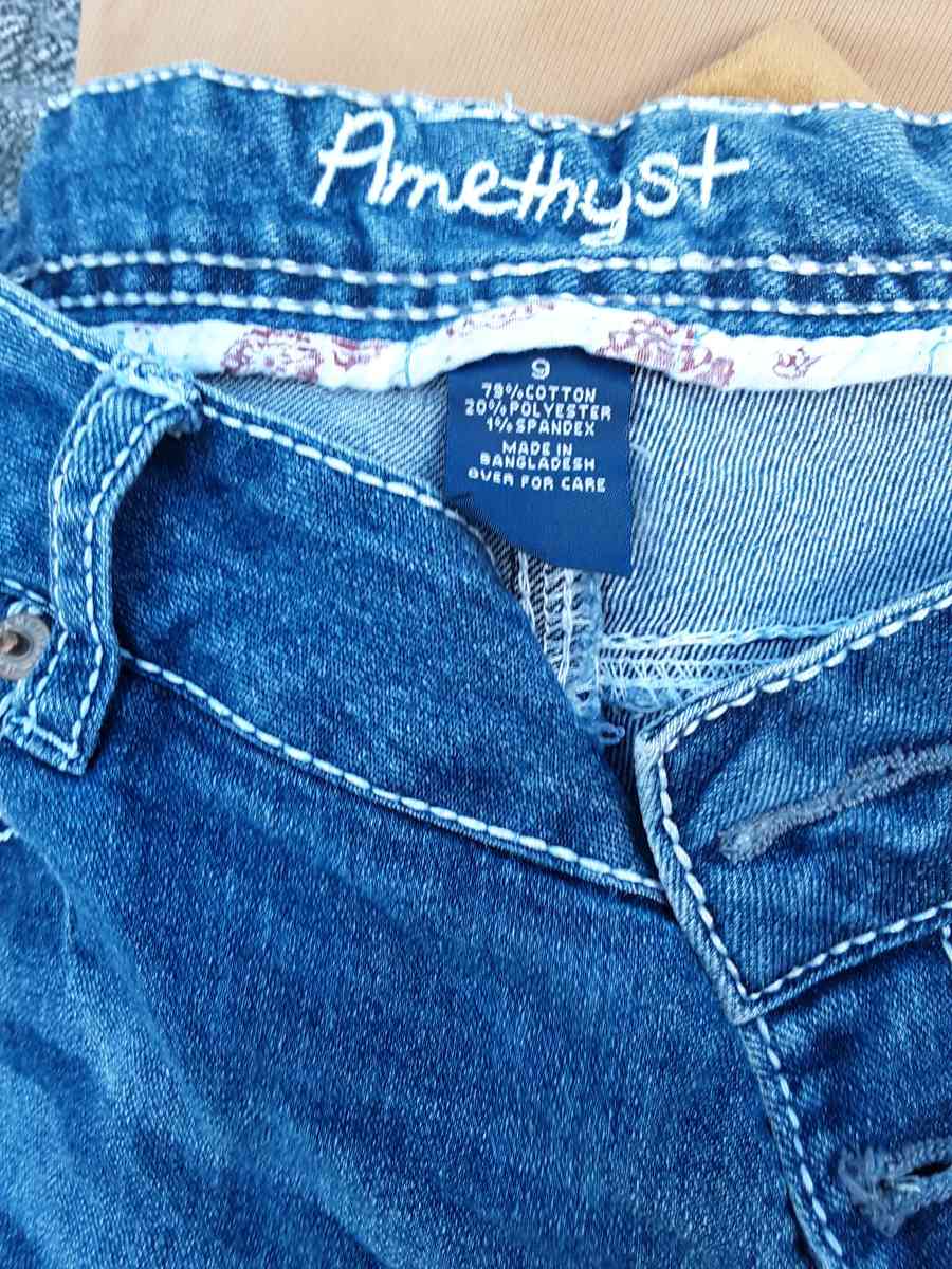 clothing - Riverbank, California - FleaMarketBay