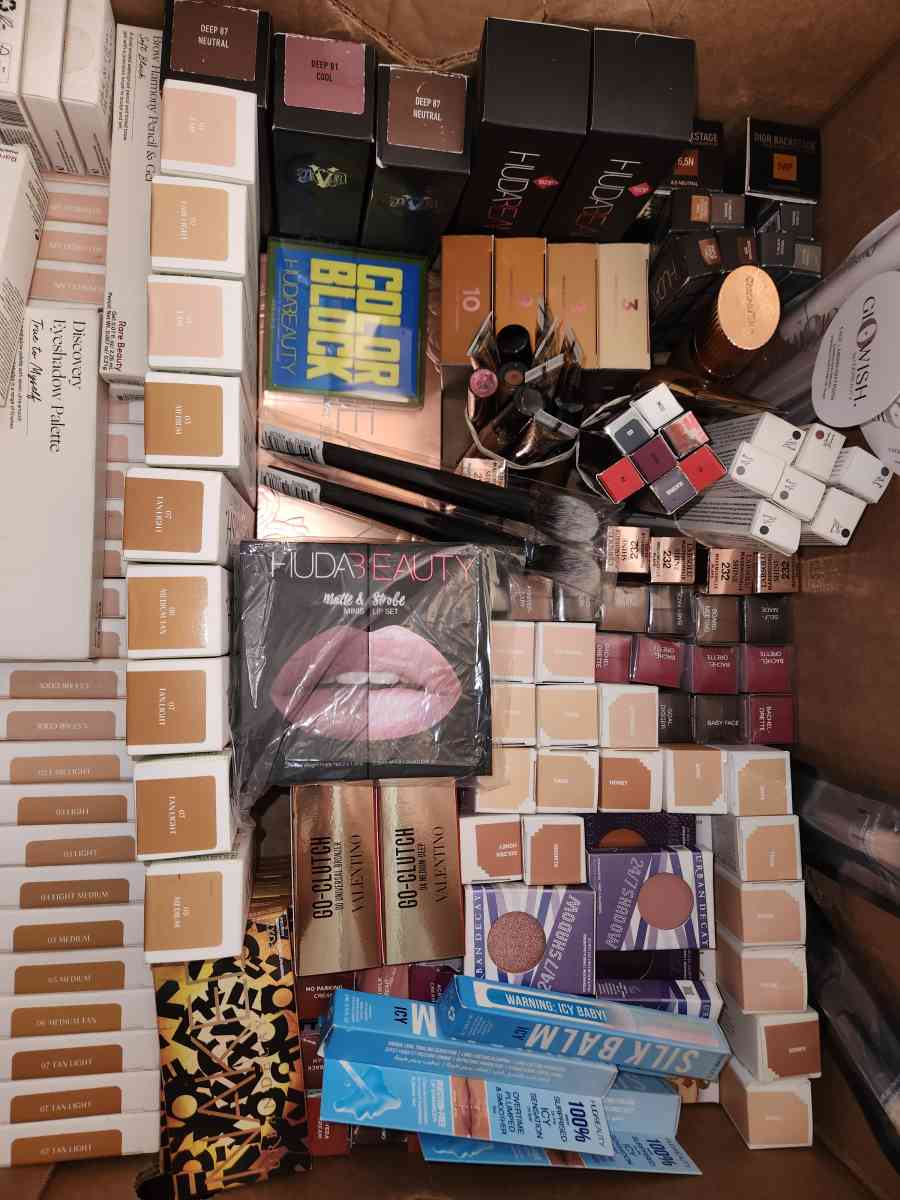 make  Up - Allenhurst, Georgia - FleaMarketBay