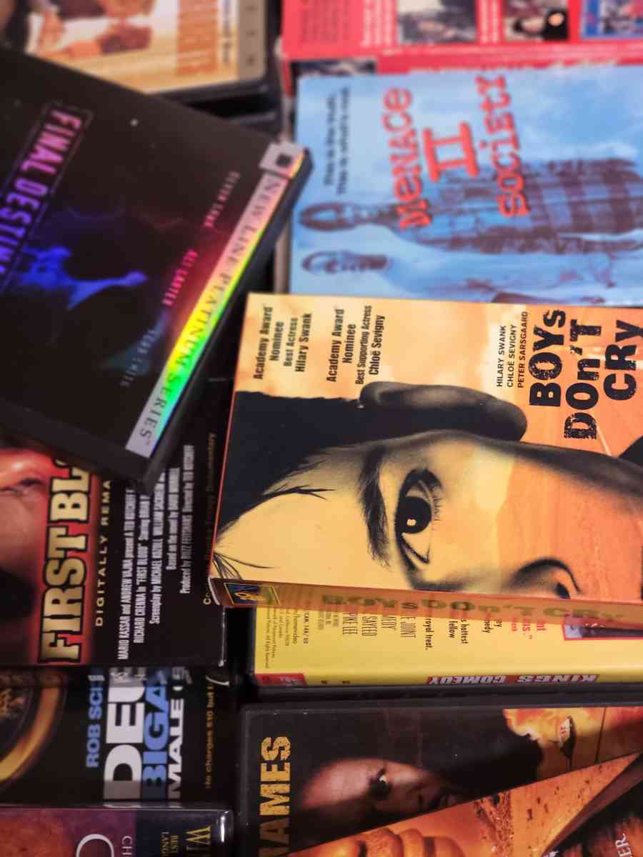 furnite kitchen items computer desk daybed wardrobe cloths - Nashua, New Hampshire - FleaMarketBay