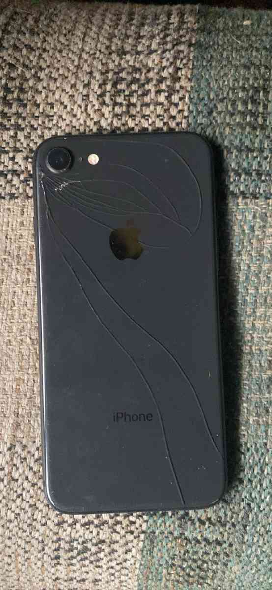 iPhone 8 - Citronelle, Alabama - FleaMarketBay