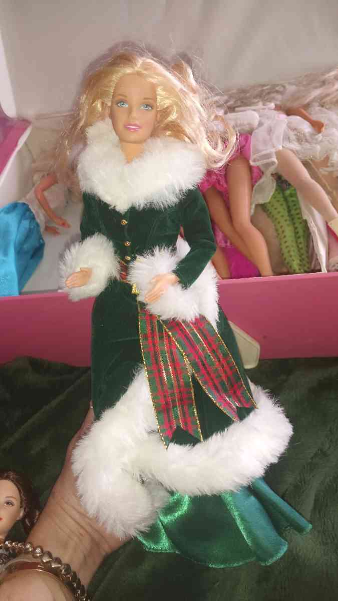 barbies - Greenbrier, Tennessee - FleaMarketBay