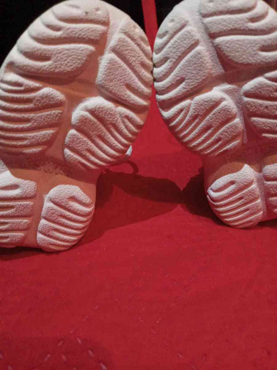 case with shoes for baby infant size 2 - Davenport, Florida - FleaMarketBay