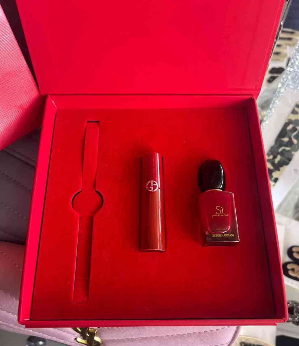 sale  giorgio armani lipgloss 405 and Si perfume gift set wi - Colleyville, Texas - FleaMarketBay
