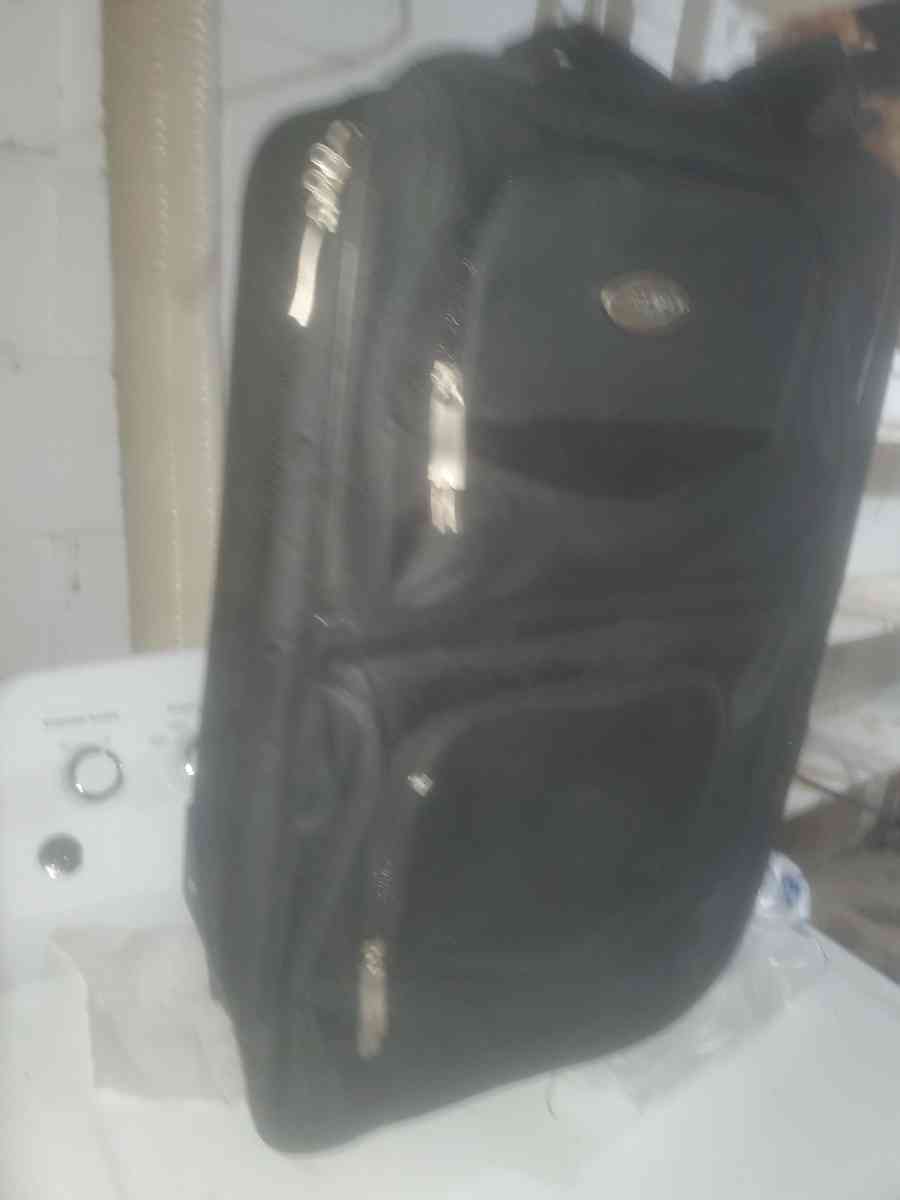 Suitcase - Detroit, Michigan - FleaMarketBay