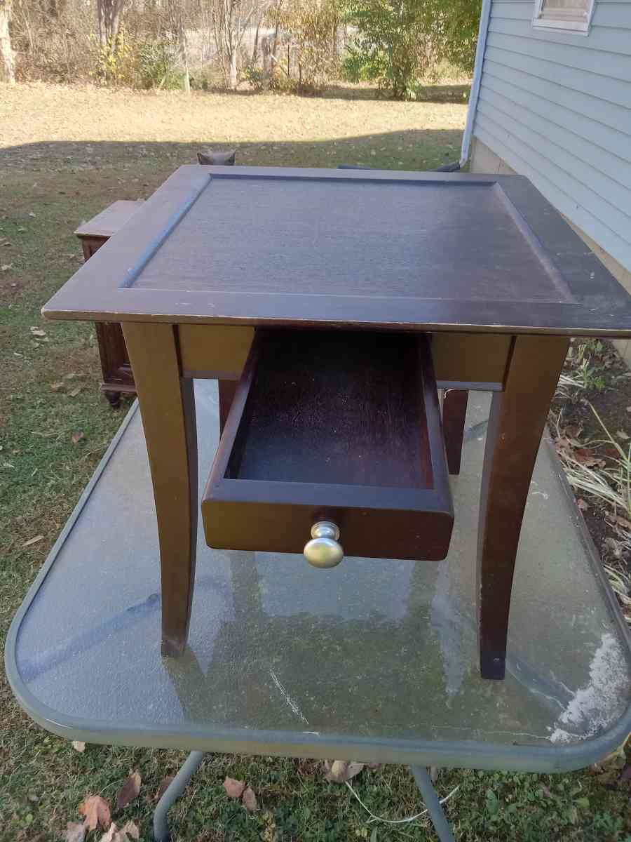 night stand - New Albany, Indiana - FleaMarketBay