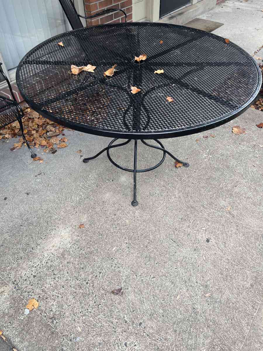patio set - Delaware City, Delaware - FleaMarketBay
