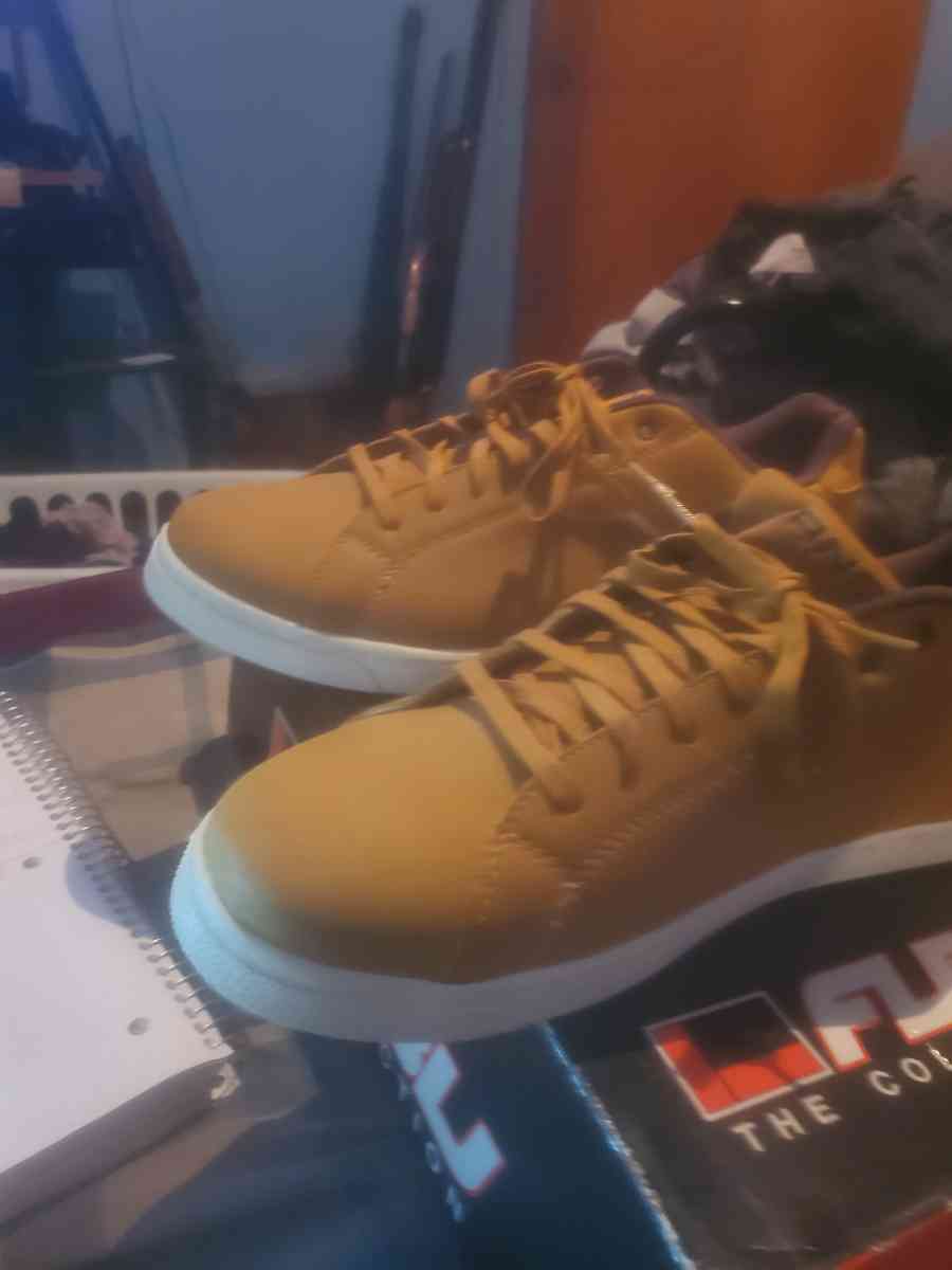 Mens Beige AND1 Shoes - Detroit, Michigan - FleaMarketBay