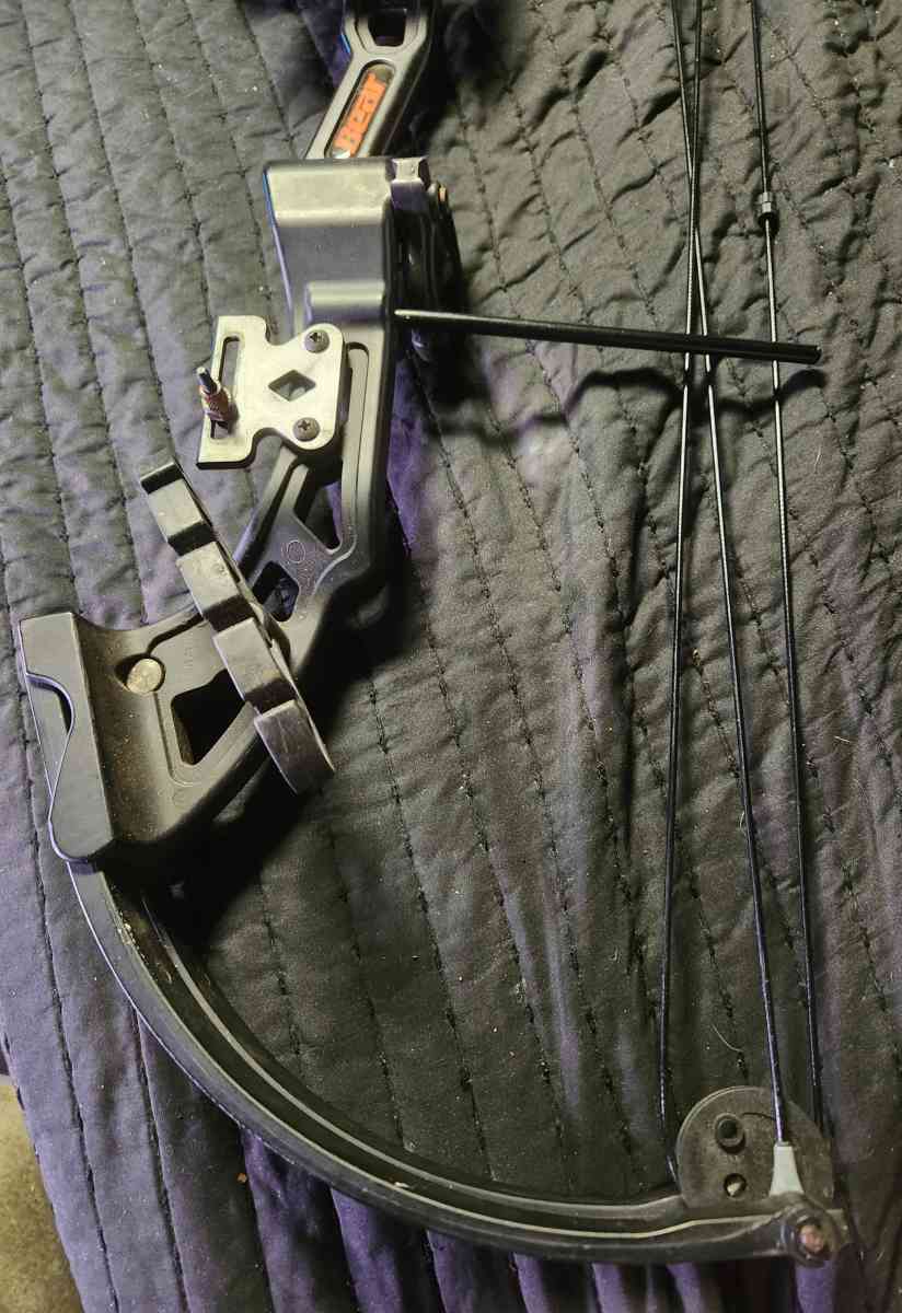 bear bow for youth no arrows though - Boiling Springs, North Carolina - FleaMarketBay