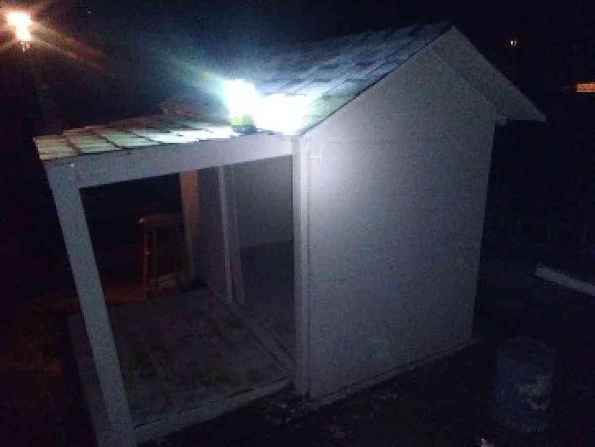 Huge Dog House - Avondale, Arizona - FleaMarketBay