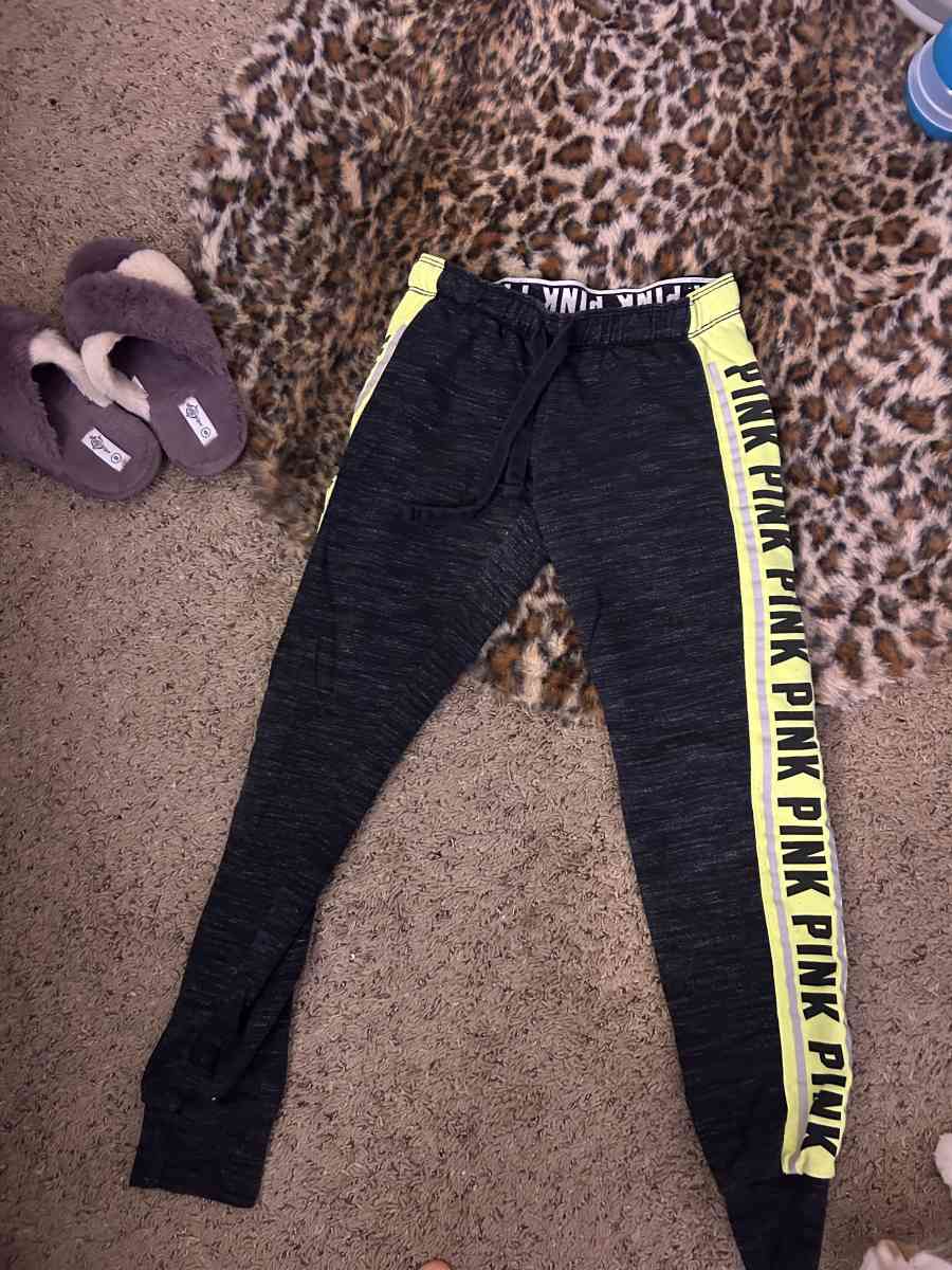 1 piece outfit - Aurora, Colorado - FleaMarketBay