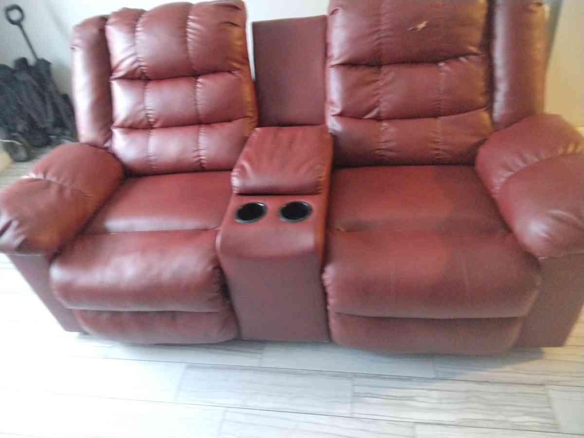good condition couch - Tallahassee, Florida