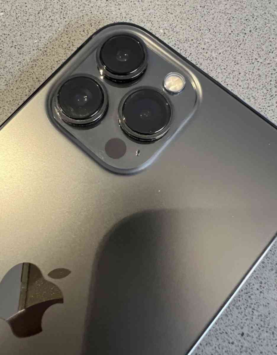 Apple iPhone 13 pro max 256 GB - Franklin, Ohio - FleaMarketBay