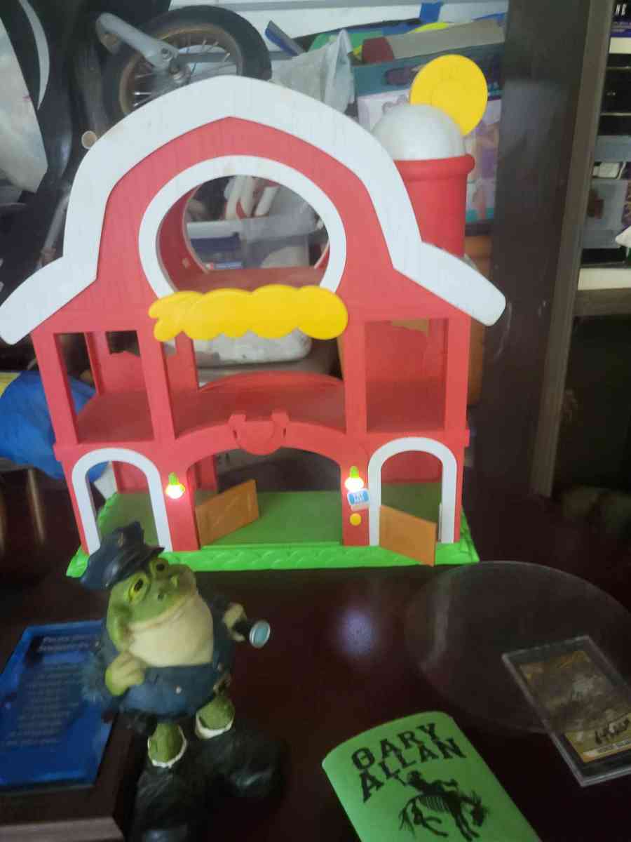 Kid Connection Farm House Play Set - Rayne, Louisiana