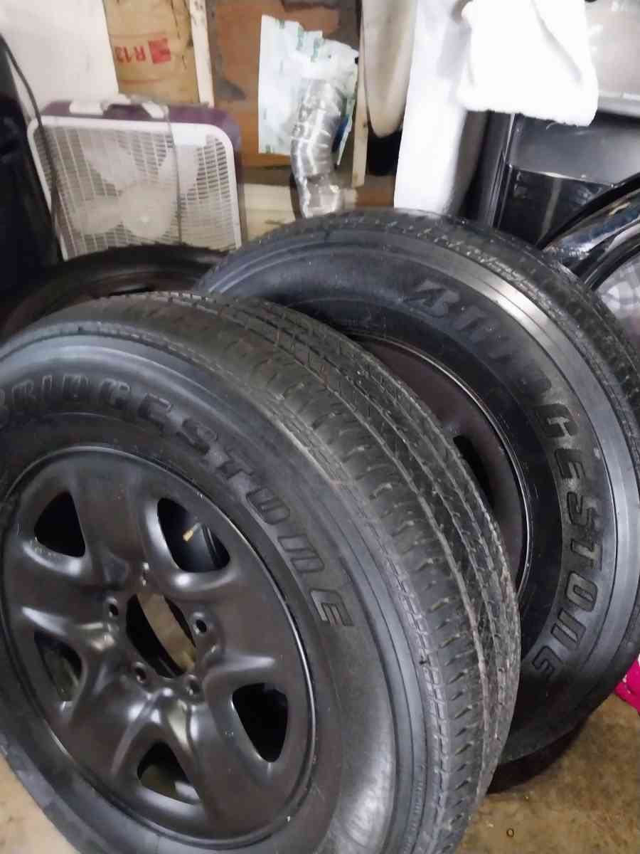 tires with wheels - Salem, Oregon - FleaMarketBay