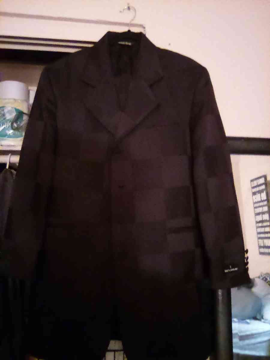 suits - Carson City, Nevada - FleaMarketBay
