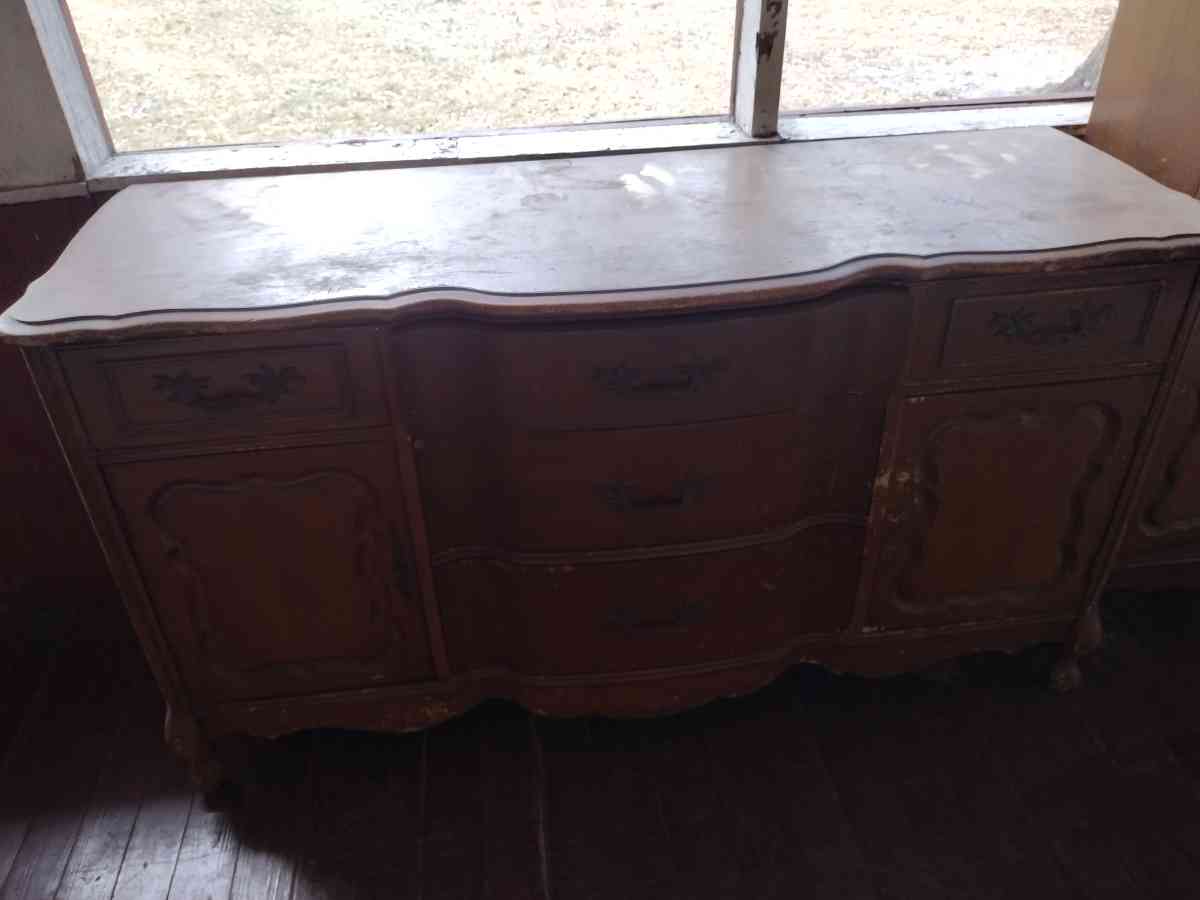 dresser - Dover, Florida