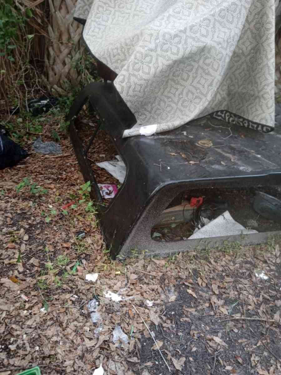 Ford camper top long bed - Punta Gorda, Florida - FleaMarketBay