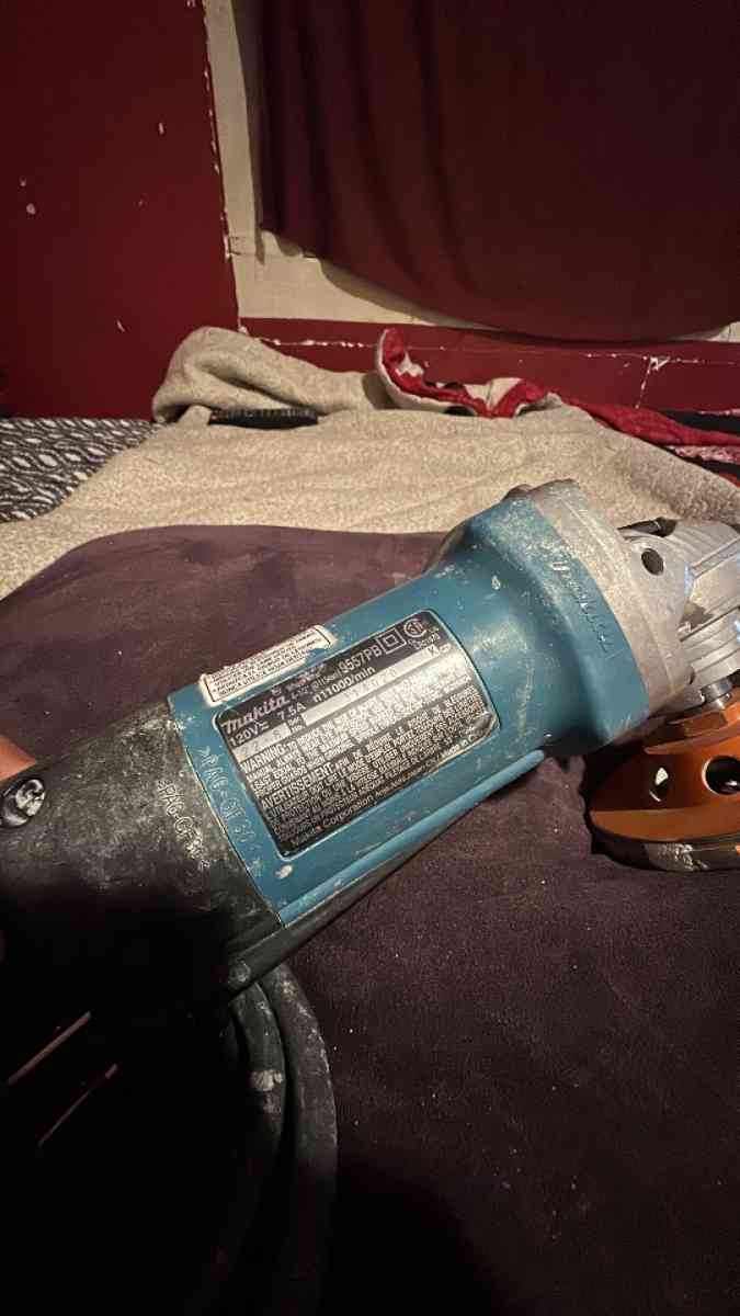 Makita grinder with cord and concrete pid - San Jose, California - FleaMarketBay