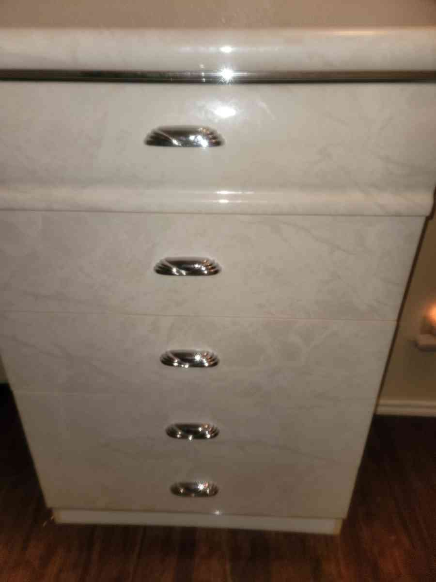 MOVING NEED GONE ASAP - San Antonio, Texas - FleaMarketBay