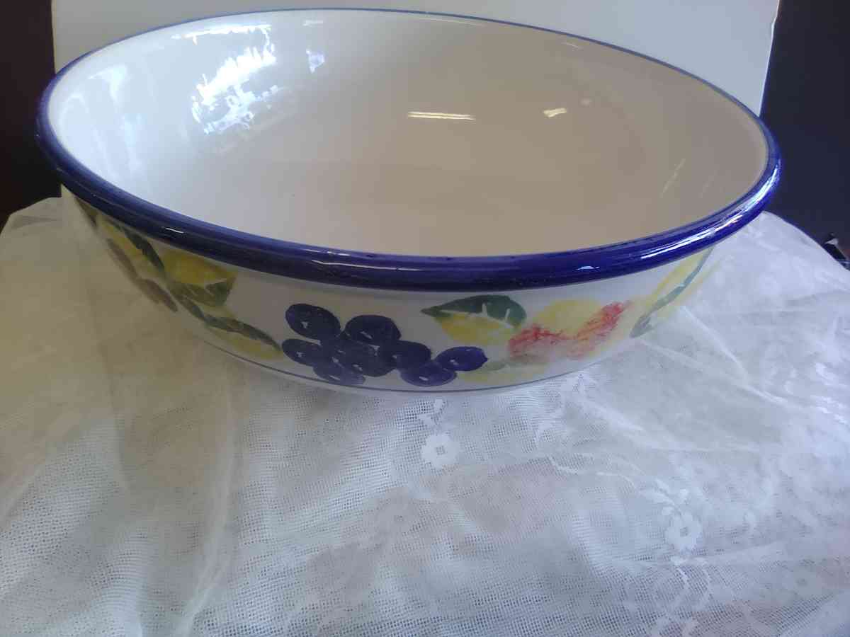 Glass  Serving Bowls - Radcliff, Kentucky - FleaMarketBay