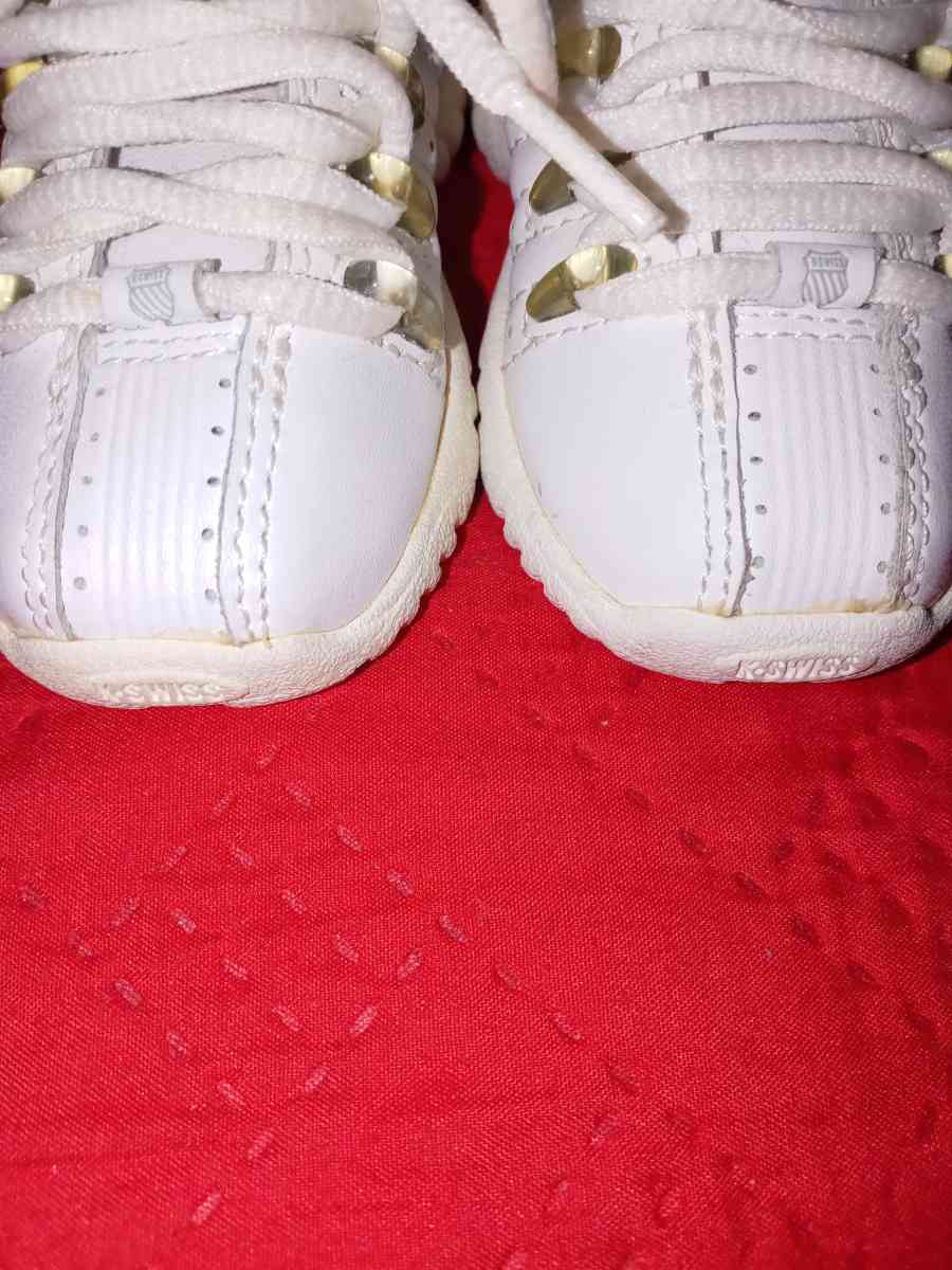 case with shoes for baby infant size 2 - Davenport, Florida - FleaMarketBay