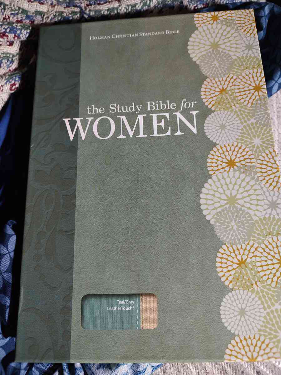 Study Bible For Women - Grovetown, Georgia - FleaMarketBay