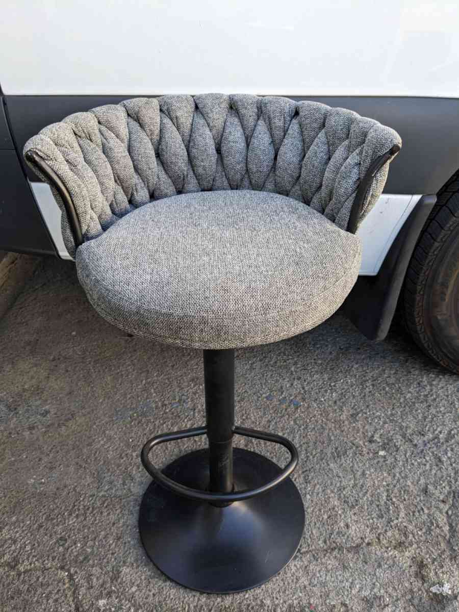 custom design furniture - Adelanto, California - FleaMarketBay