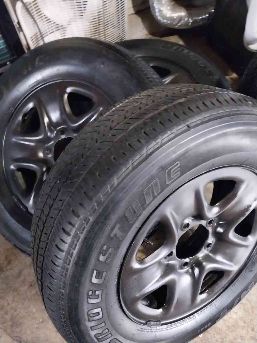 tires with wheels - Salem, Oregon