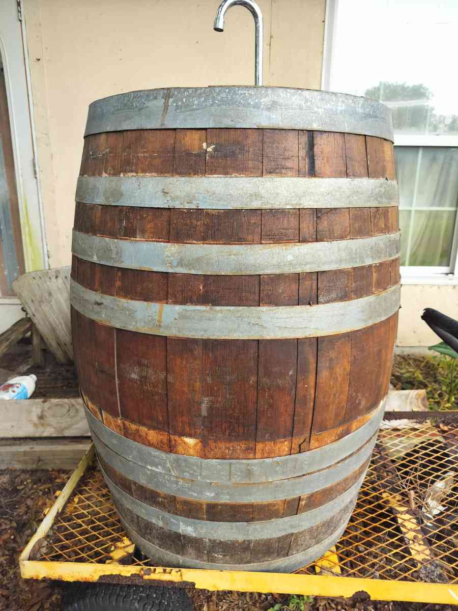 wooden barrel sink - Inverness, Florida