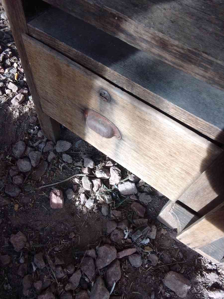a childs school desk - Las Vegas, Nevada - FleaMarketBay