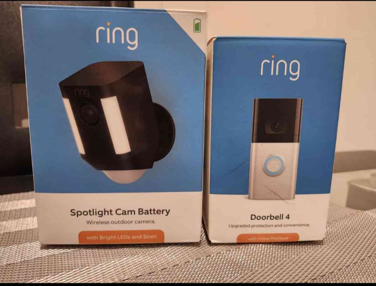 2 ring door bells selling together - Bell Gardens, California