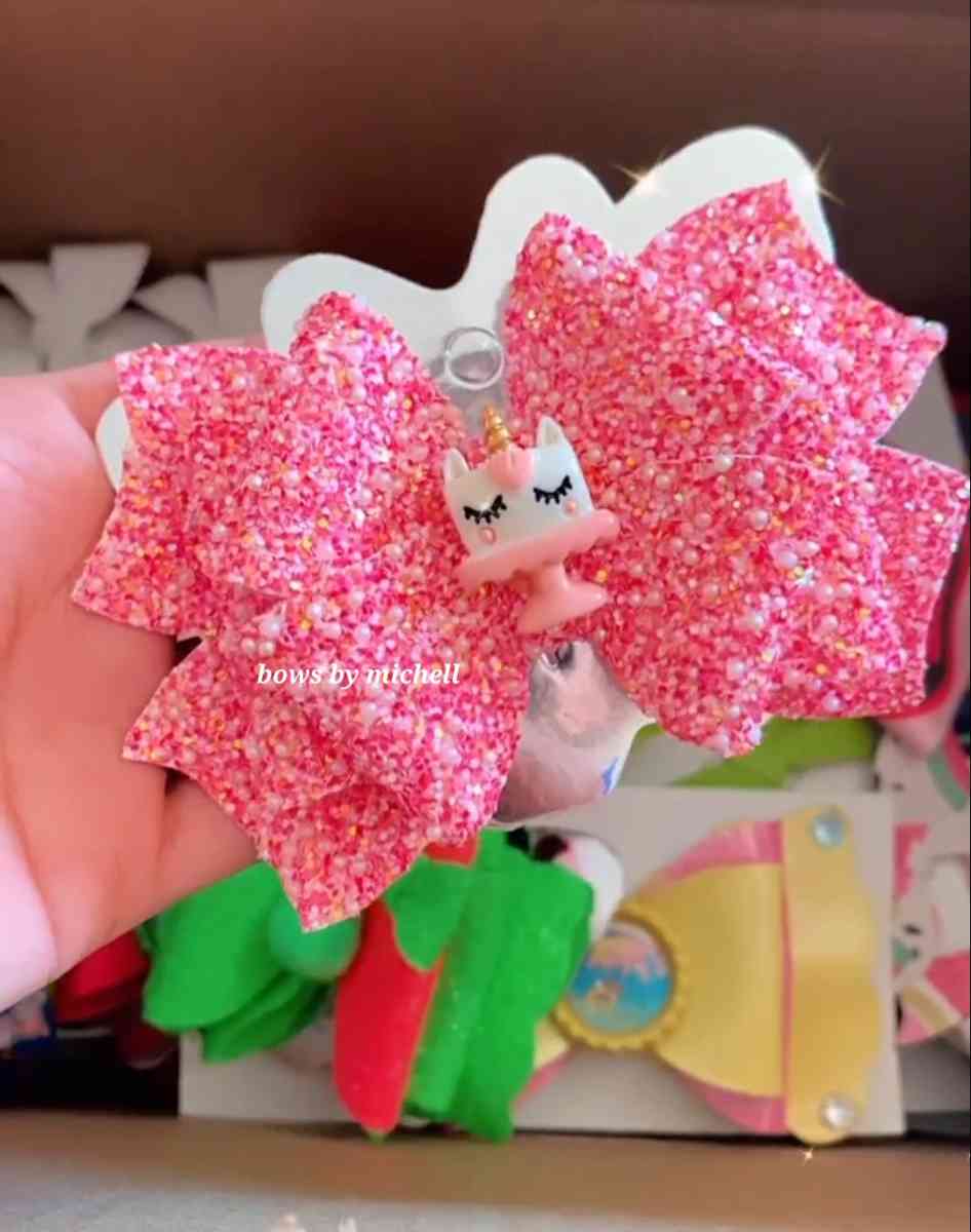 Medium decorated bow - Yuma, Arizona