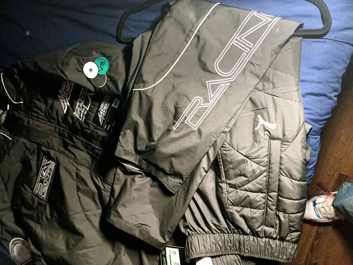 OFFICIAL FORMULA 1 GEAR - Las Vegas, Nevada - FleaMarketBay