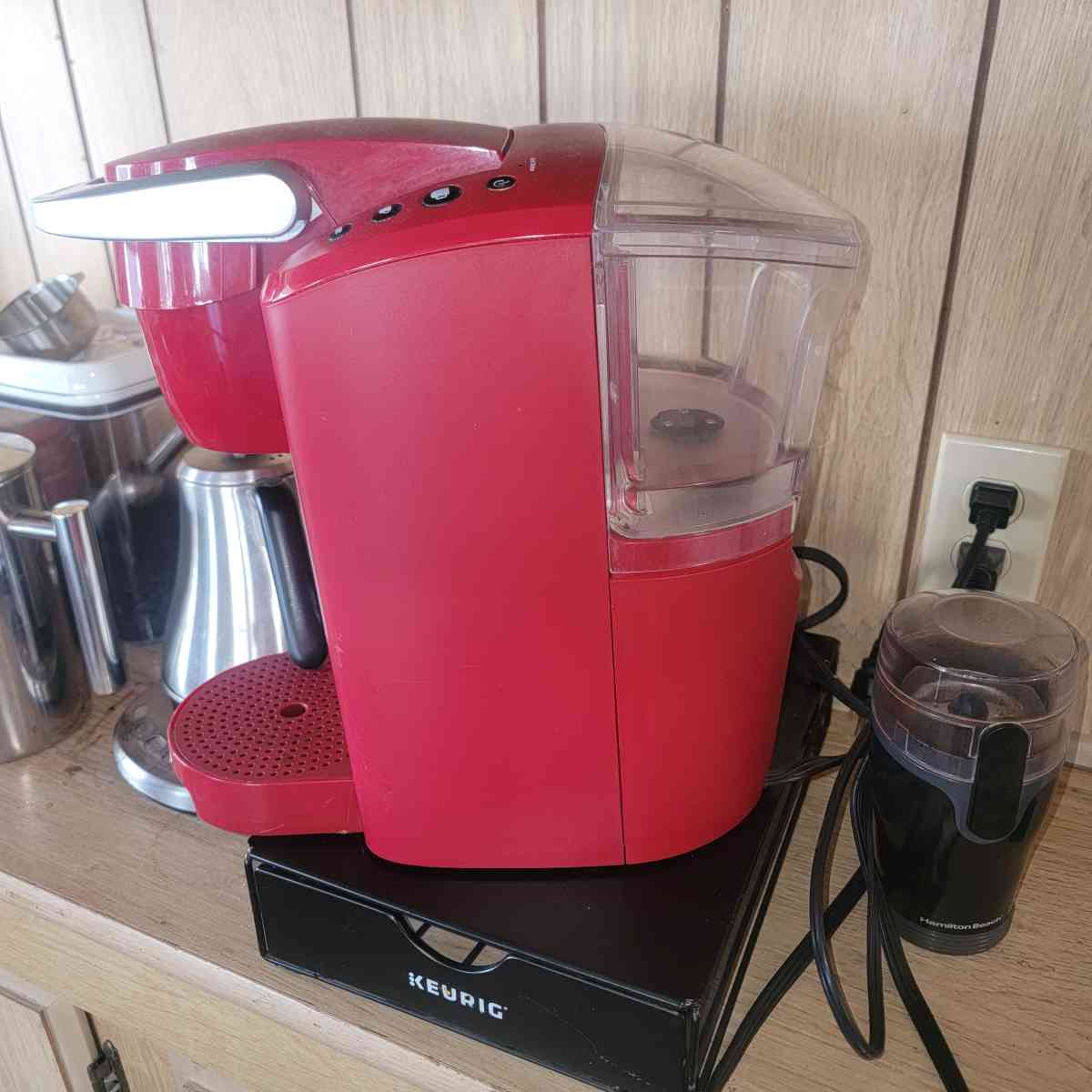Keurig Single serve coffee maker red - Lakeside, California - FleaMarketBay