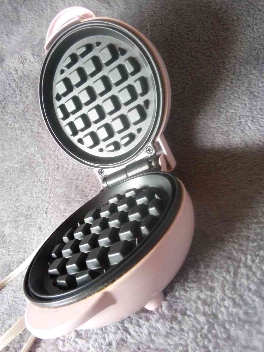 Mini Waffle Maker - Indianapolis, Indiana - FleaMarketBay
