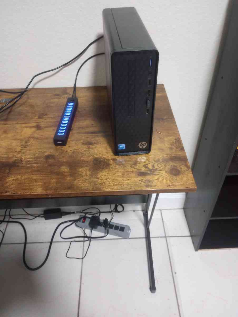 HP Slim PC Desk Computer 4 Gb RAM 256 Gb SSD no delivery - Homestead, Florida - FleaMarketBay