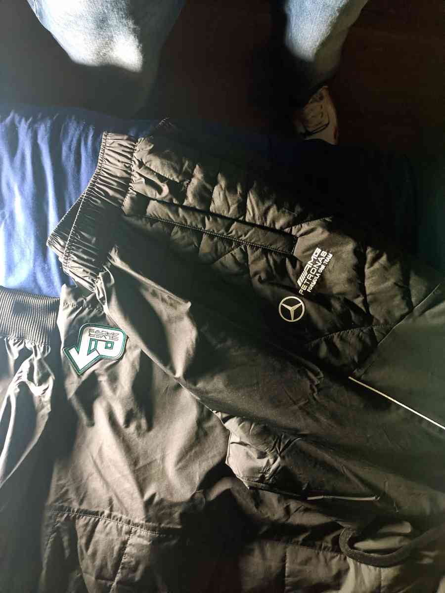 OFFICIAL FORMULA 1 GEAR - Las Vegas, Nevada - FleaMarketBay