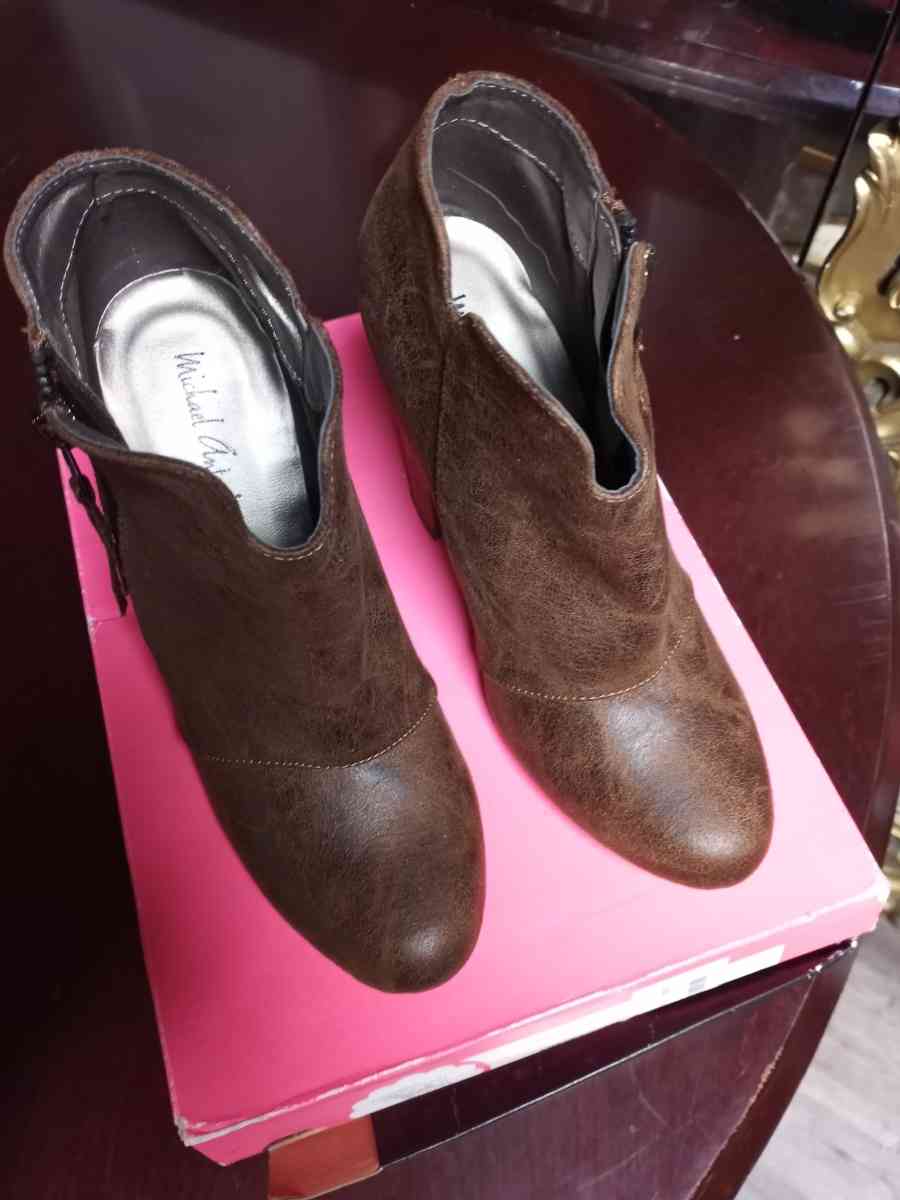 Woman Shoes - Dallas, Texas - FleaMarketBay