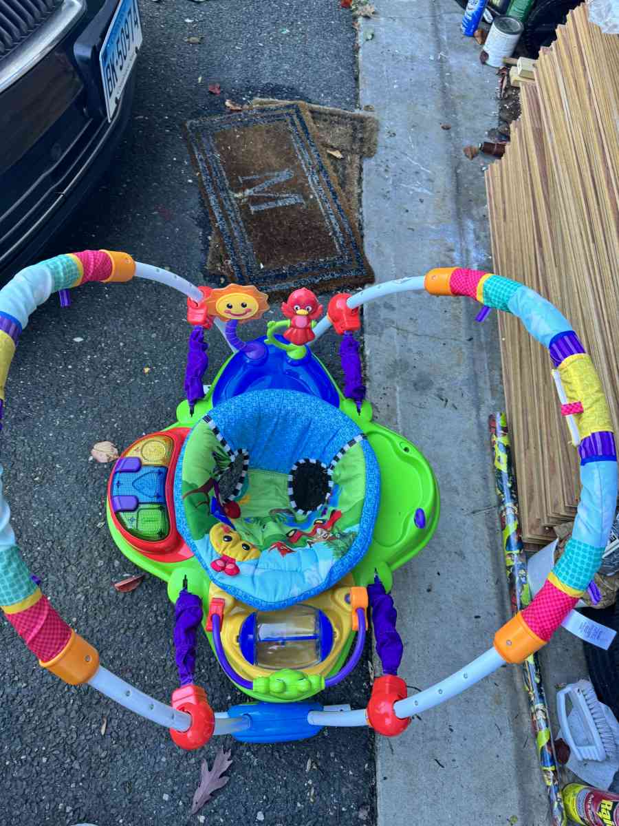 Einstein baby entertainment center and - Bethel, Connecticut - FleaMarketBay