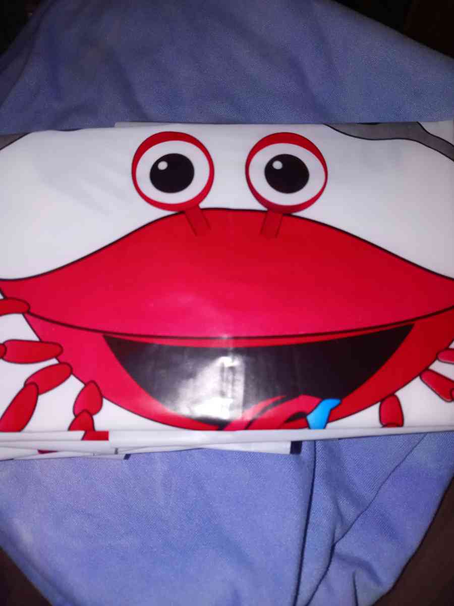 Seafood apron with free tshirt six free bibs with gloves fol - Davenport, Florida - FleaMarketBay