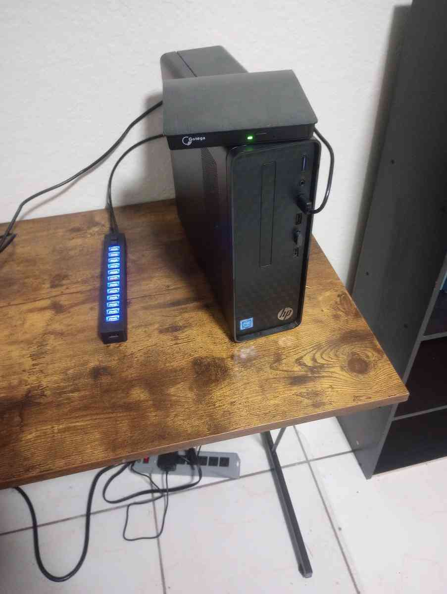 HP Slim PC Desk Computer 4 Gb RAM 256 Gb SSD no delivery - Homestead, Florida