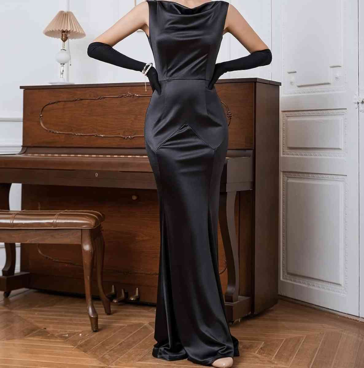 black gown - Sarasota, Florida