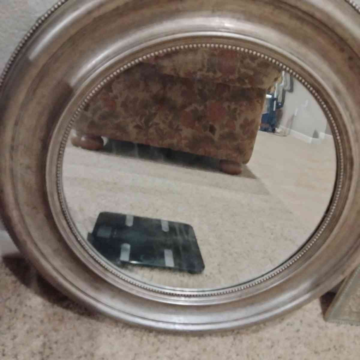 mirror - Tulare, California